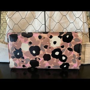 Kate Spade Stacy Wallet in Gala Floral Print